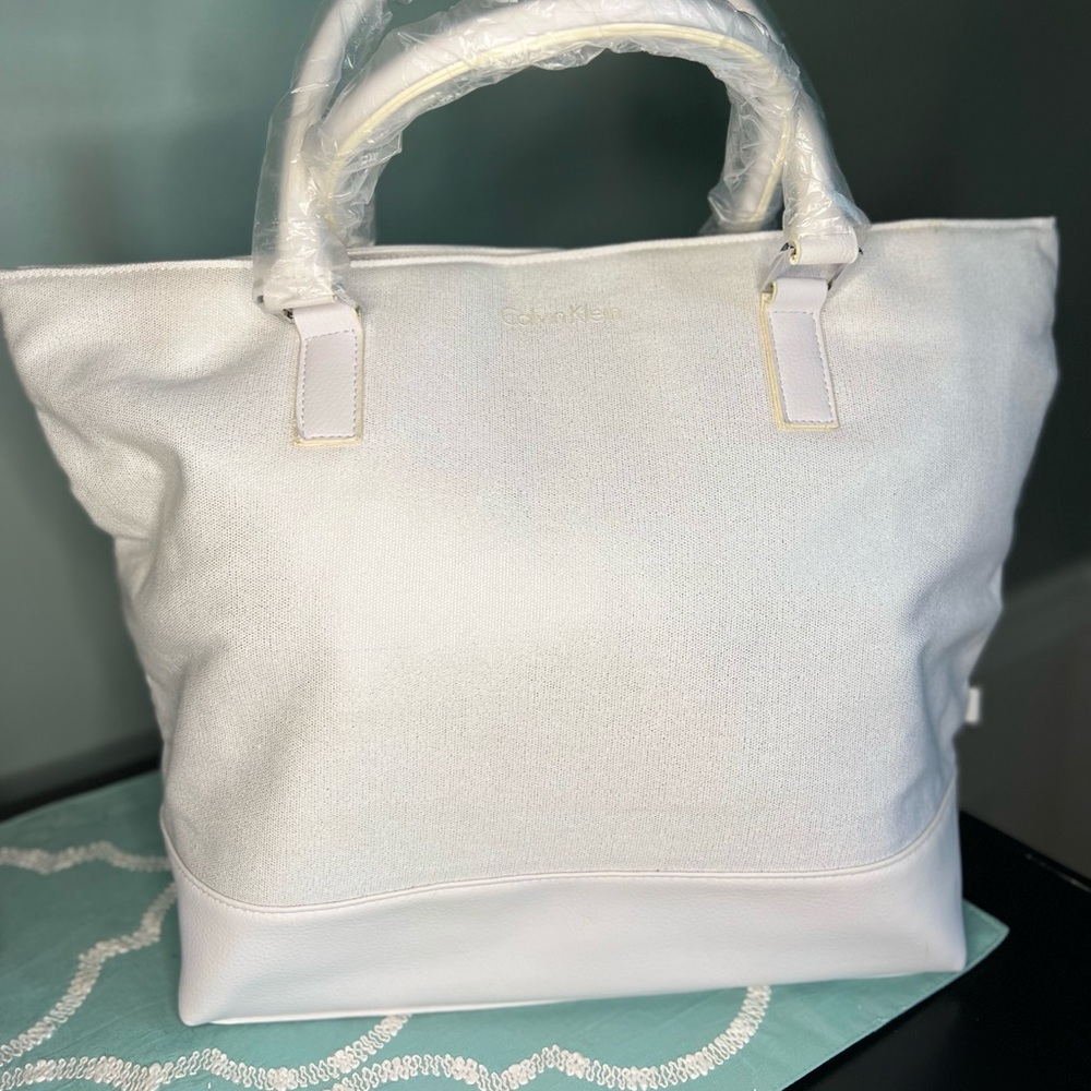 Calvin Klein, NWOT, Large White Fabric Tote
